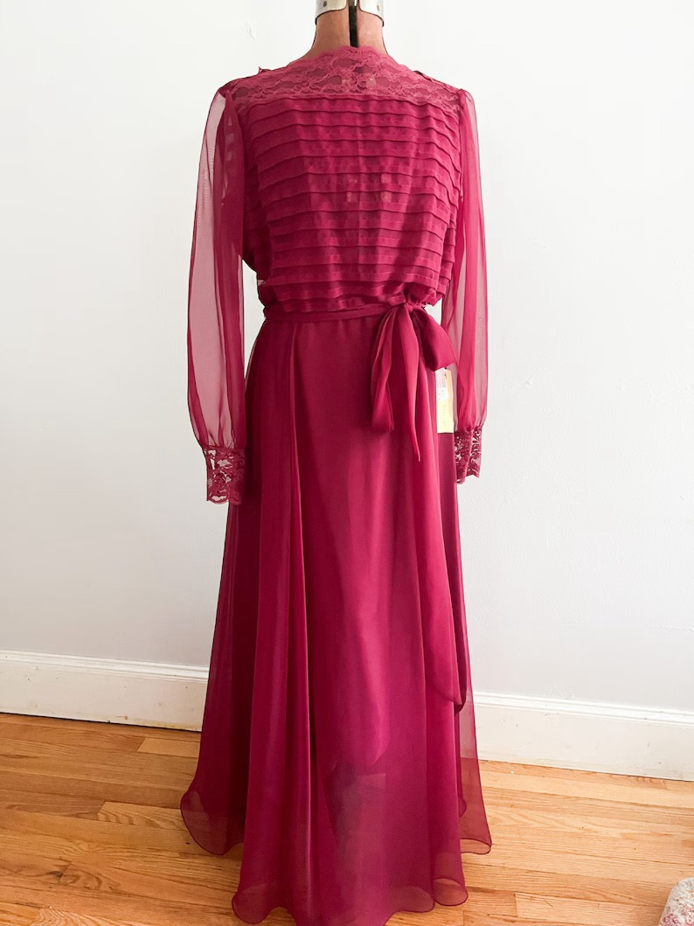 Vintage Miss Elliette Women’s Burgundy Long Sleeve Chiffon Maxi Dress